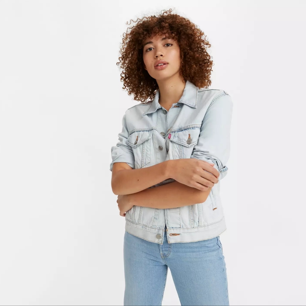 Levi's - Ex-Boyfriend Trucker Jacket Denim with Embroidered Floral Back | Small - Picture 9 of 16